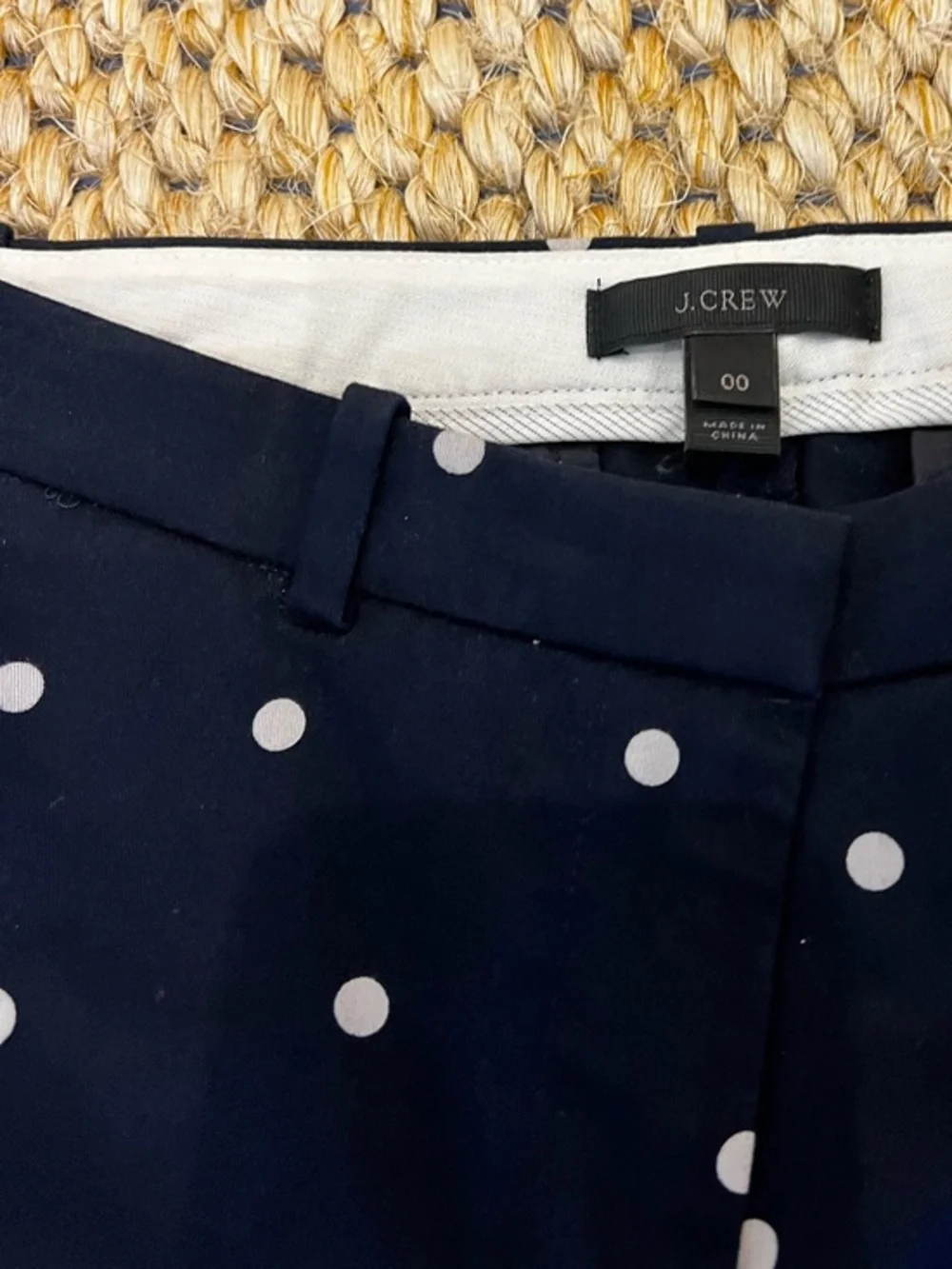 J. Crew Navy with White Polka Dot Walking Shorts Sz 00 Classic Summer, preppy